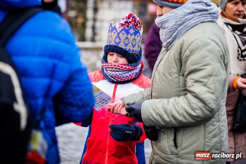 Zdjęcie w galerii na portalu naszraciborz.pl: Raciborski Orszak Trzech Króli tym razem miał trzy strumienie WIDEO wiadomości z regionu