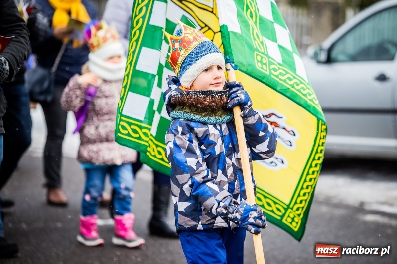 Zdjęcie w galerii na portalu naszraciborz.pl: Raciborski Orszak Trzech Króli tym razem miał trzy strumienie WIDEO wiadomości z regionu