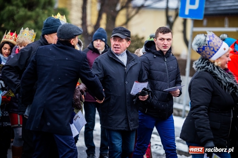 Zdjęcie w galerii na portalu naszraciborz.pl: Raciborski Orszak Trzech Króli tym razem miał trzy strumienie WIDEO wiadomości z regionu