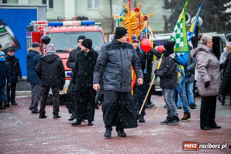Zdjęcie w galerii na portalu naszraciborz.pl: Raciborski Orszak Trzech Króli tym razem miał trzy strumienie WIDEO wiadomości z regionu