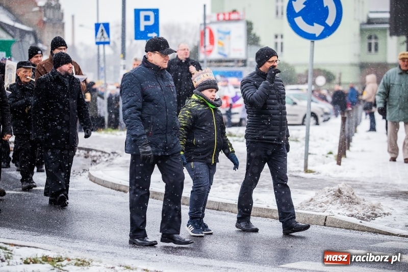 Zdjęcie w galerii na portalu naszraciborz.pl: Raciborski Orszak Trzech Króli tym razem miał trzy strumienie WIDEO wiadomości z regionu