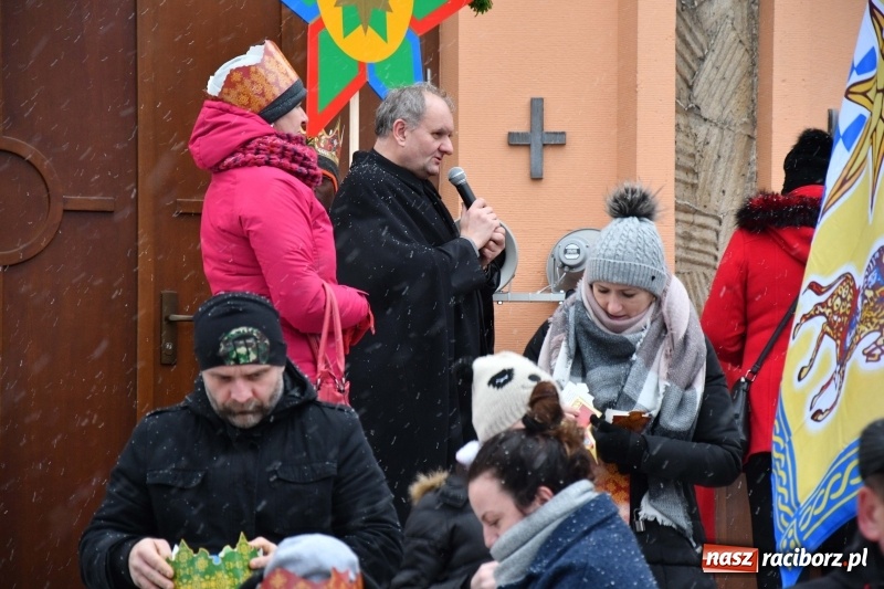 Zdjęcie w galerii na portalu naszraciborz.pl: Raciborski Orszak Trzech Króli tym razem miał trzy strumienie WIDEO wiadomości z regionu