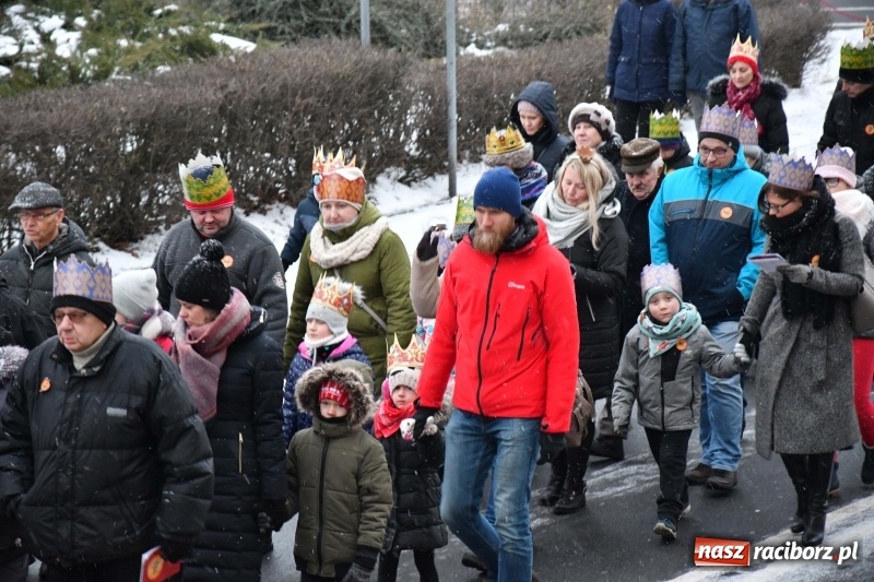 Zdjęcie w galerii na portalu naszraciborz.pl: Raciborski Orszak Trzech Króli tym razem miał trzy strumienie WIDEO wiadomości z regionu