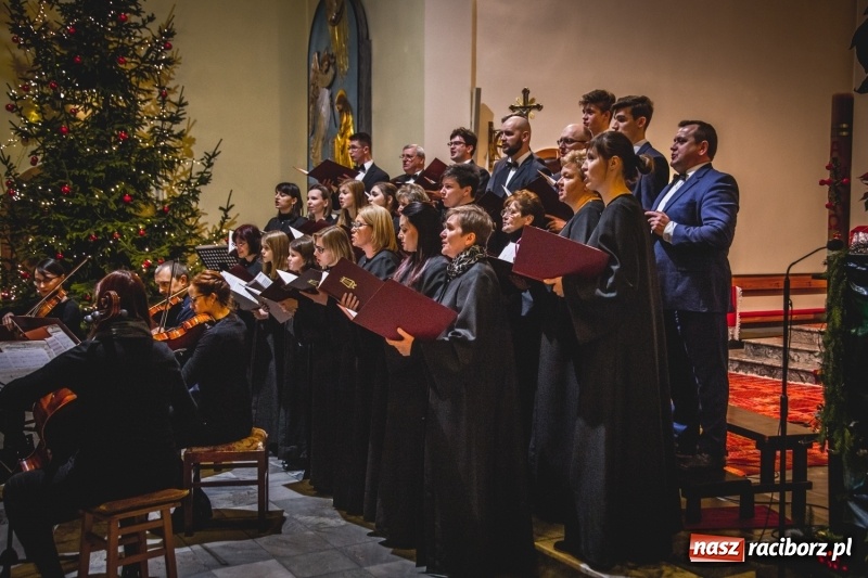 Zdjęcie w galerii na portalu naszraciborz.pl: Wieczór kolęd u św. Anny w Babicach wiadomości z regionu