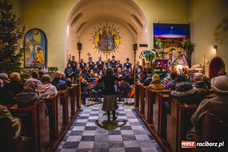 Zdjęcie w galerii na portalu naszraciborz.pl: Wieczór kolęd u św. Anny w Babicach wiadomości z regionu