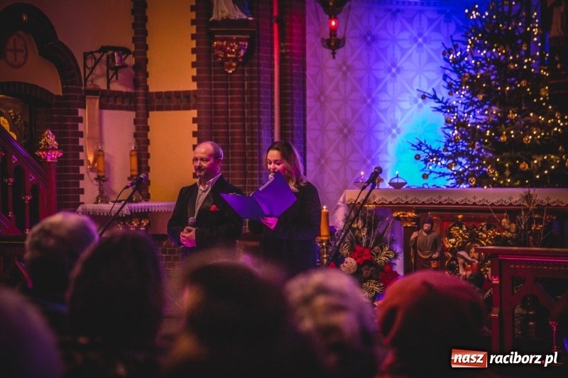 Zdjęcie w galerii na portalu naszraciborz.pl: XII Kuźniańskie Kolędowanie z Gangiem Marcela  wiadomości z regionu