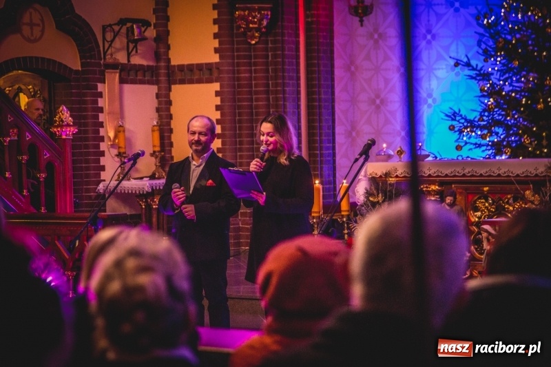 Zdjęcie w galerii na portalu naszraciborz.pl: XII Kuźniańskie Kolędowanie z Gangiem Marcela  wiadomości z regionu