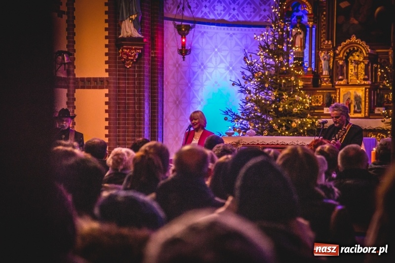 Zdjęcie w galerii na portalu naszraciborz.pl: XII Kuźniańskie Kolędowanie z Gangiem Marcela  wiadomości z regionu