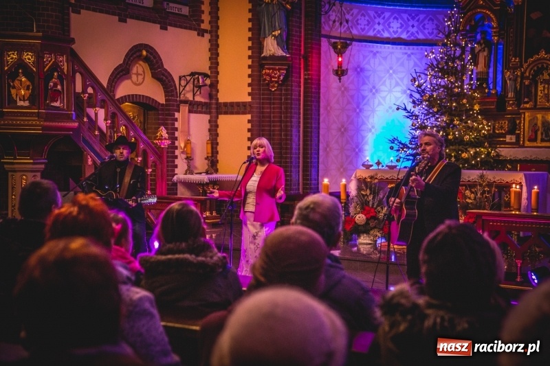 Zdjęcie w galerii na portalu naszraciborz.pl: XII Kuźniańskie Kolędowanie z Gangiem Marcela  wiadomości z regionu