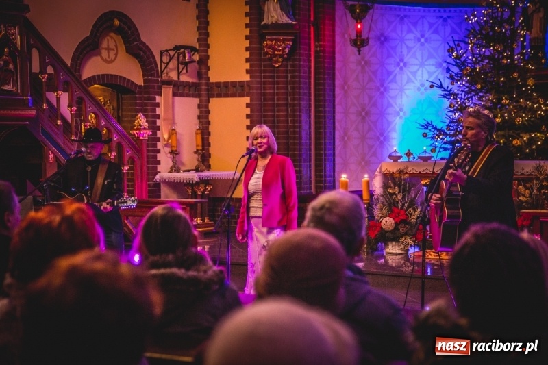 Zdjęcie w galerii na portalu naszraciborz.pl: XII Kuźniańskie Kolędowanie z Gangiem Marcela  wiadomości z regionu