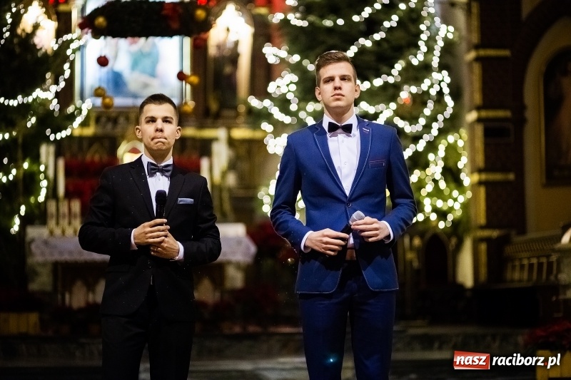 Zdjęcie w galerii na portalu naszraciborz.pl: Koncert Kolęd Tradycyjnych i Pieśni Bożonarodzeniowych w kościele św. Mikołaja wiadomości z regionu