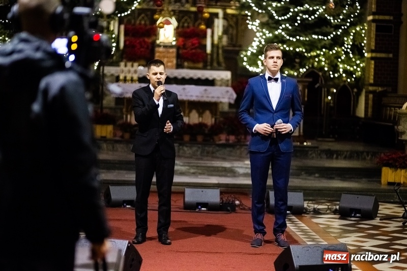 Zdjęcie w galerii na portalu naszraciborz.pl: Koncert Kolęd Tradycyjnych i Pieśni Bożonarodzeniowych w kościele św. Mikołaja wiadomości z regionu