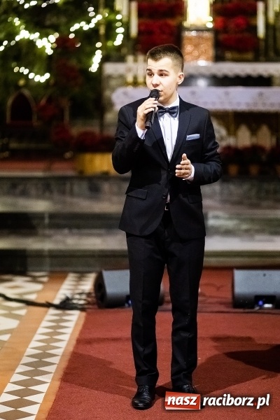 Zdjęcie w galerii na portalu naszraciborz.pl: Koncert Kolęd Tradycyjnych i Pieśni Bożonarodzeniowych w kościele św. Mikołaja wiadomości z regionu
