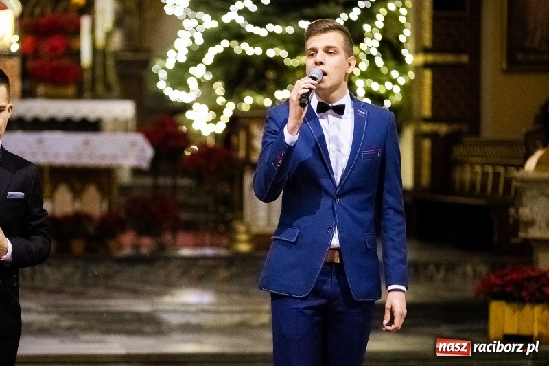 Zdjęcie w galerii na portalu naszraciborz.pl: Koncert Kolęd Tradycyjnych i Pieśni Bożonarodzeniowych w kościele św. Mikołaja wiadomości z regionu