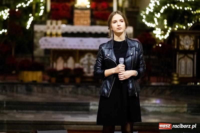 Zdjęcie w galerii na portalu naszraciborz.pl: Koncert Kolęd Tradycyjnych i Pieśni Bożonarodzeniowych w kościele św. Mikołaja wiadomości z regionu