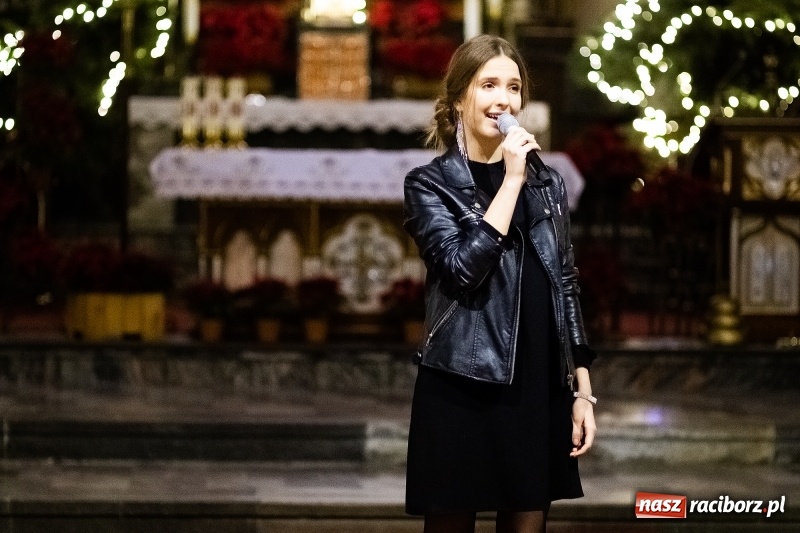 Zdjęcie w galerii na portalu naszraciborz.pl: Koncert Kolęd Tradycyjnych i Pieśni Bożonarodzeniowych w kościele św. Mikołaja wiadomości z regionu