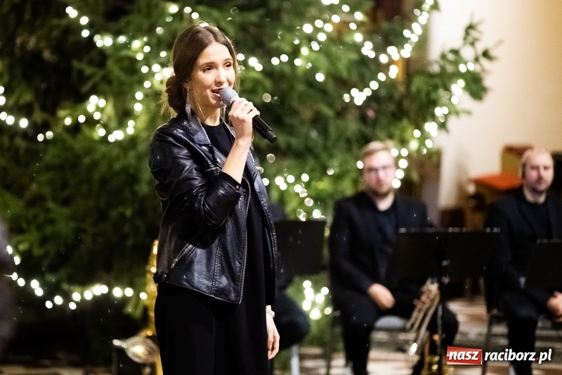 Zdjęcie w galerii na portalu naszraciborz.pl: Koncert Kolęd Tradycyjnych i Pieśni Bożonarodzeniowych w kościele św. Mikołaja wiadomości z regionu
