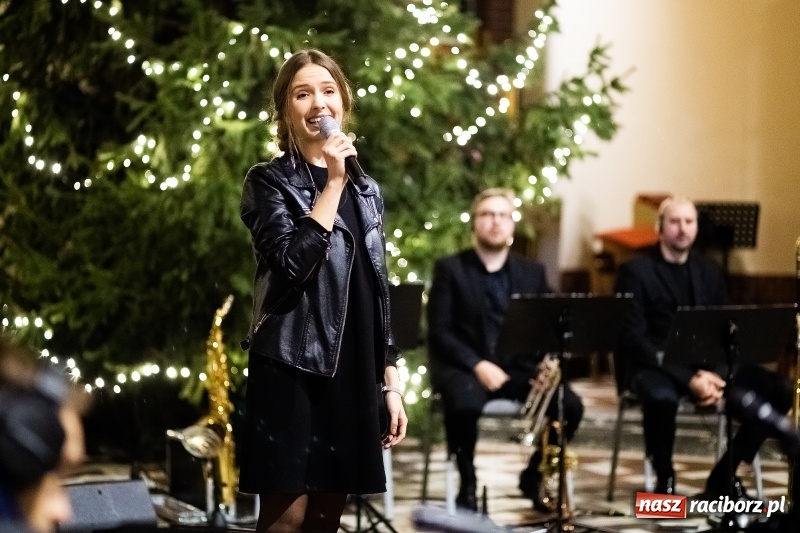 Zdjęcie w galerii na portalu naszraciborz.pl: Koncert Kolęd Tradycyjnych i Pieśni Bożonarodzeniowych w kościele św. Mikołaja wiadomości z regionu