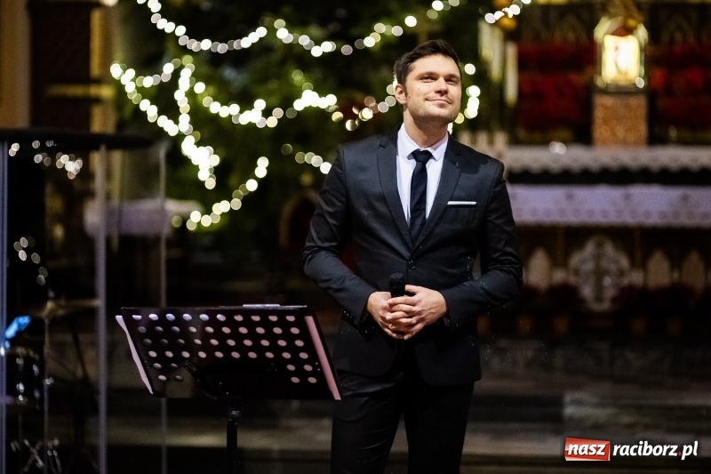 Zdjęcie w galerii na portalu naszraciborz.pl: Koncert Kolęd Tradycyjnych i Pieśni Bożonarodzeniowych w kościele św. Mikołaja wiadomości z regionu