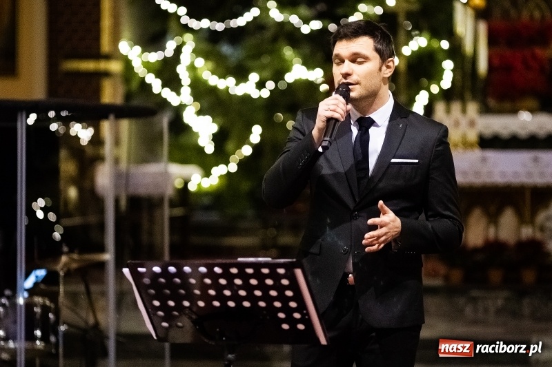 Zdjęcie w galerii na portalu naszraciborz.pl: Koncert Kolęd Tradycyjnych i Pieśni Bożonarodzeniowych w kościele św. Mikołaja wiadomości z regionu