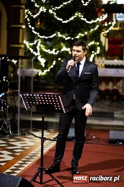 Zdjęcie w galerii na portalu naszraciborz.pl: Koncert Kolęd Tradycyjnych i Pieśni Bożonarodzeniowych w kościele św. Mikołaja wiadomości z regionu