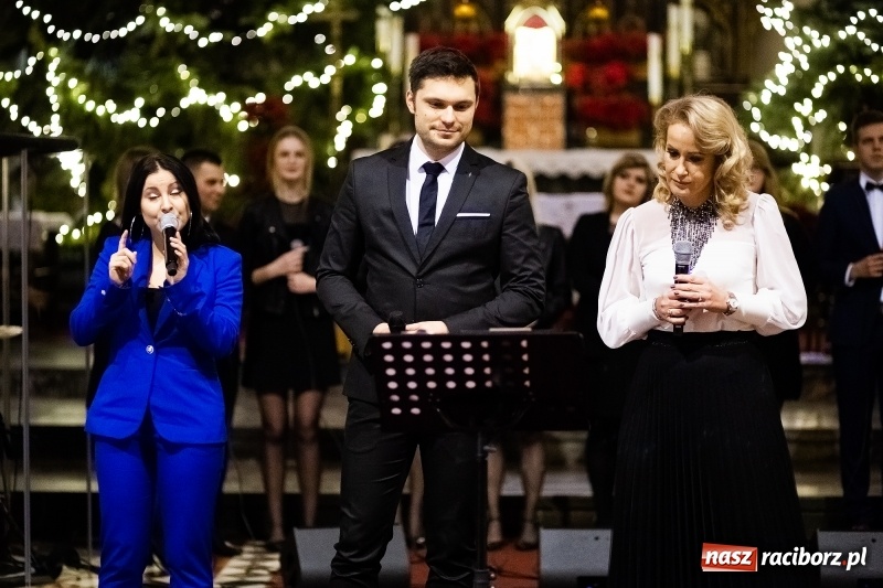 Zdjęcie w galerii na portalu naszraciborz.pl: Koncert Kolęd Tradycyjnych i Pieśni Bożonarodzeniowych w kościele św. Mikołaja wiadomości z regionu