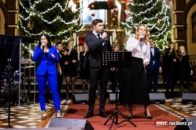 Zdjęcie w galerii na portalu naszraciborz.pl: Koncert Kolęd Tradycyjnych i Pieśni Bożonarodzeniowych w kościele św. Mikołaja wiadomości z regionu