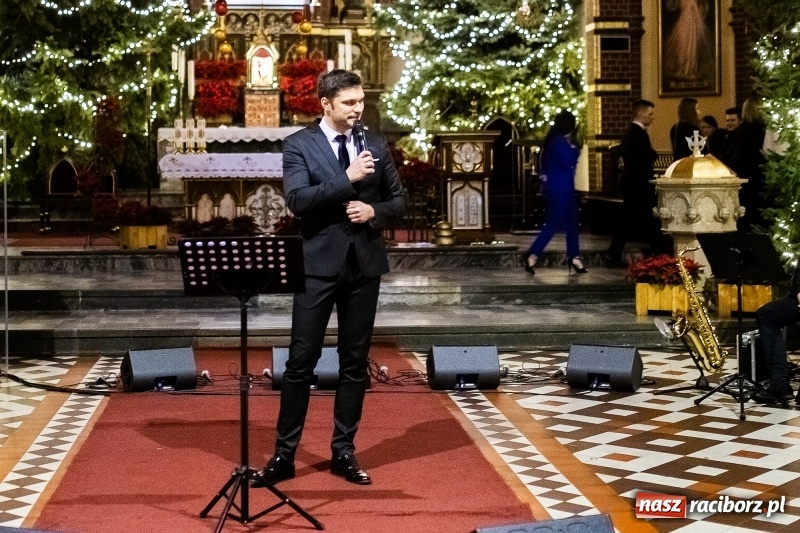 Zdjęcie w galerii na portalu naszraciborz.pl: Koncert Kolęd Tradycyjnych i Pieśni Bożonarodzeniowych w kościele św. Mikołaja wiadomości z regionu