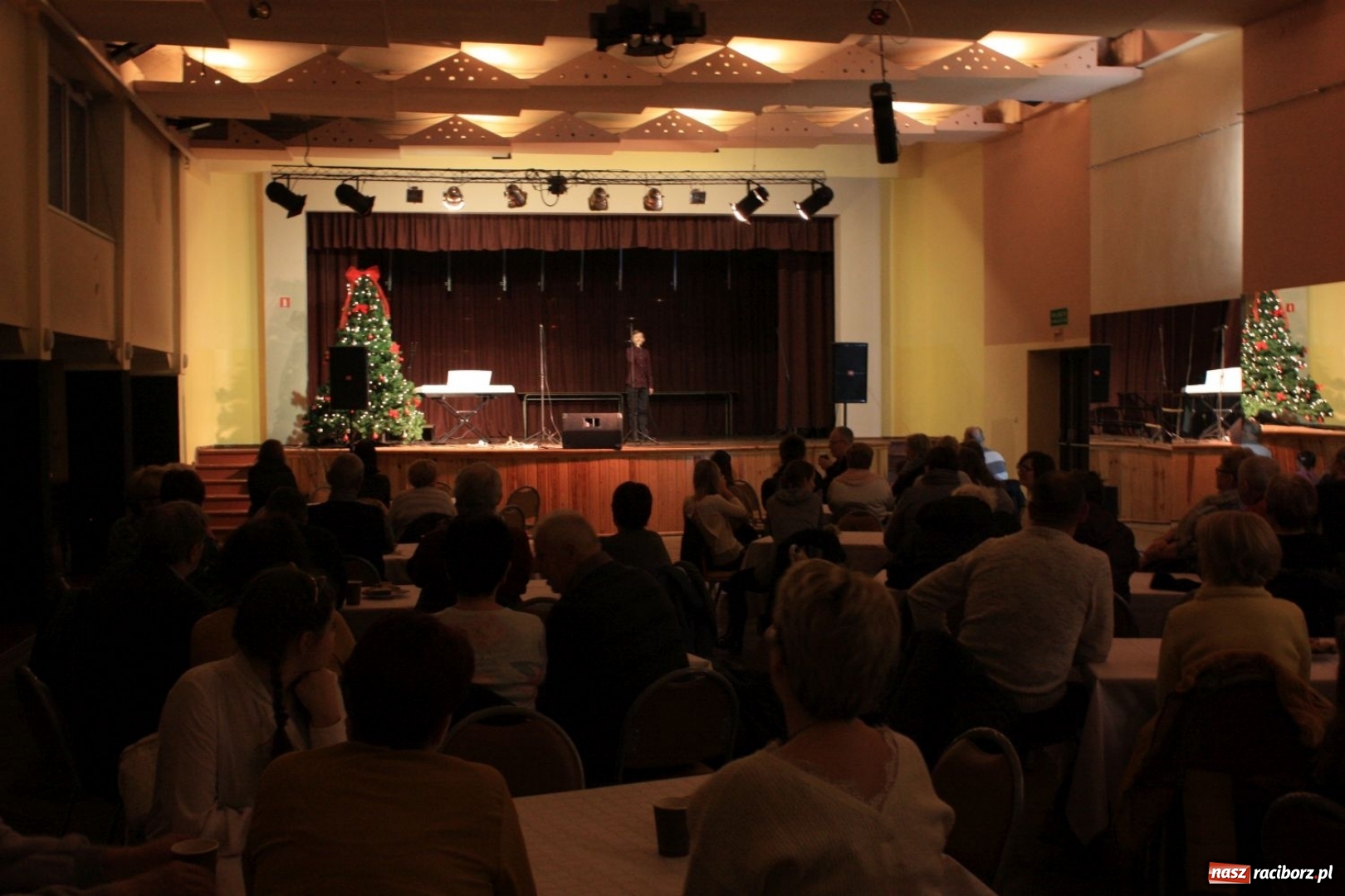 Zdjęcie w galerii na portalu naszraciborz.pl: Wieczór kolęd w krzanowickim MOK za nami wiadomości z regionu