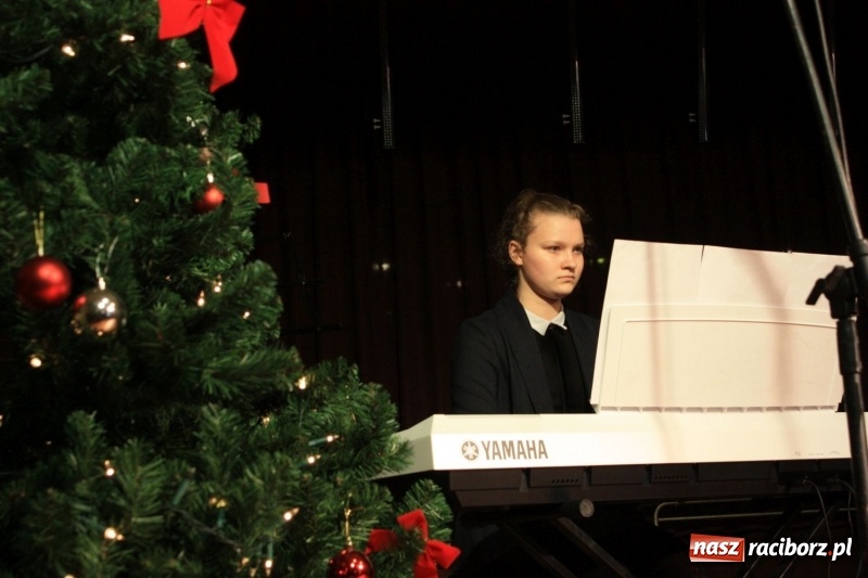 Zdjęcie w galerii na portalu naszraciborz.pl: Wieczór kolęd w krzanowickim MOK za nami wiadomości z regionu