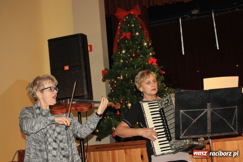 Zdjęcie w galerii na portalu naszraciborz.pl: Wieczór kolęd w krzanowickim MOK za nami wiadomości z regionu