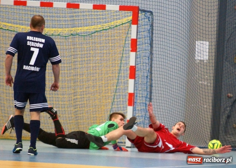 Zdjęcie w galerii na portalu naszraciborz.pl: Sędziowie raciborskiego Podokręgu ósmą siłą na Śląsku wiadomości z regionu