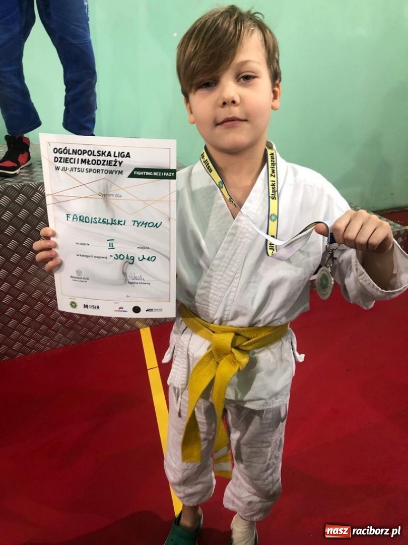 Zdjęcie w galerii na portalu naszraciborz.pl: Dziewięć medali Łamatorów w Mysłowicach wiadomości z regionu