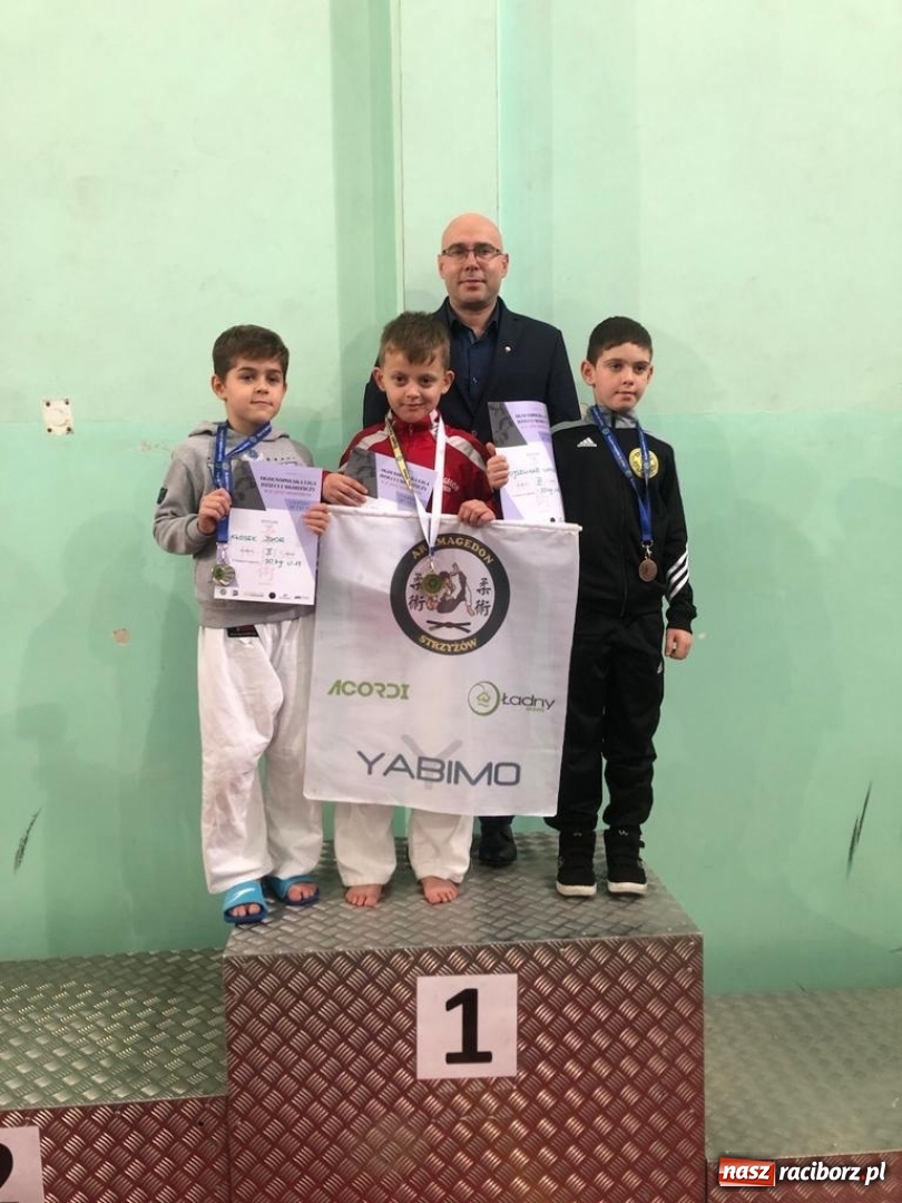 Zdjęcie w galerii na portalu naszraciborz.pl: Dziewięć medali Łamatorów w Mysłowicach wiadomości z regionu