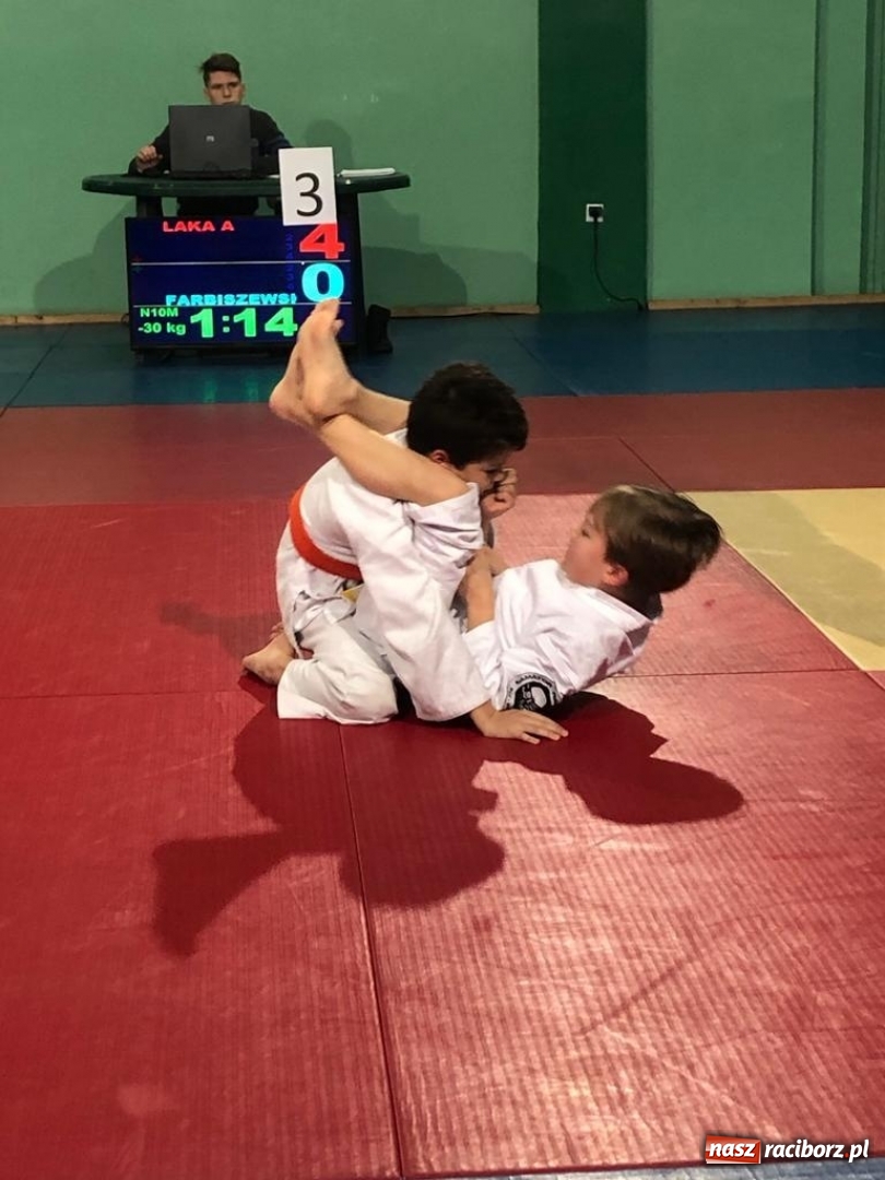 Zdjęcie w galerii na portalu naszraciborz.pl: Dziewięć medali Łamatorów w Mysłowicach wiadomości z regionu