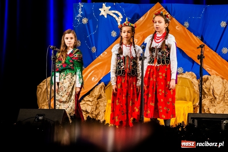 Zdjęcie w galerii na portalu naszraciborz.pl: Powiatowy Przegląd Widowisk Bożonarodzeniowych w RCK wiadomości z regionu