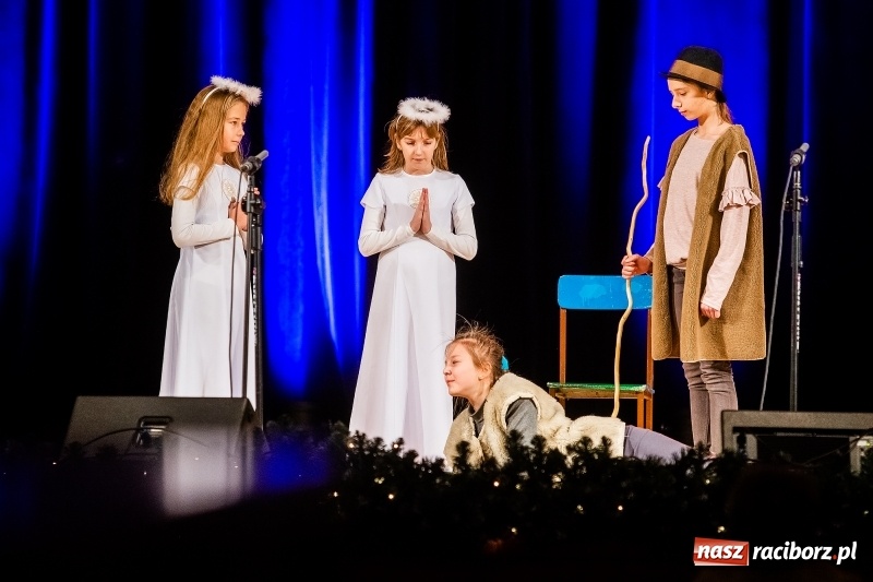 Zdjęcie w galerii na portalu naszraciborz.pl: Powiatowy Przegląd Widowisk Bożonarodzeniowych w RCK wiadomości z regionu
