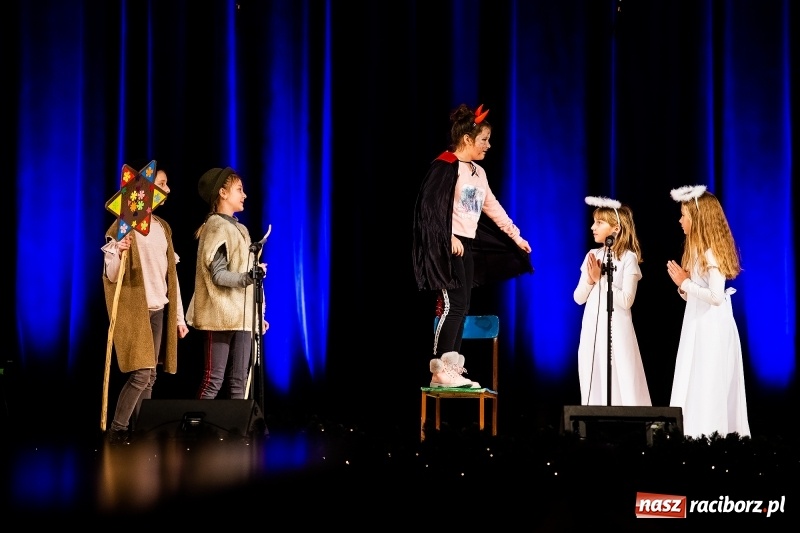 Zdjęcie w galerii na portalu naszraciborz.pl: Powiatowy Przegląd Widowisk Bożonarodzeniowych w RCK wiadomości z regionu