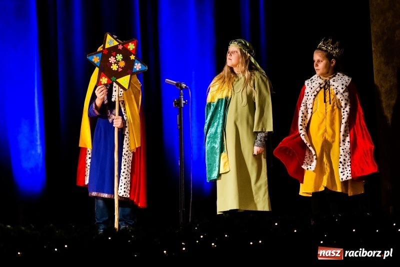 Zdjęcie w galerii na portalu naszraciborz.pl: Powiatowy Przegląd Widowisk Bożonarodzeniowych w RCK wiadomości z regionu