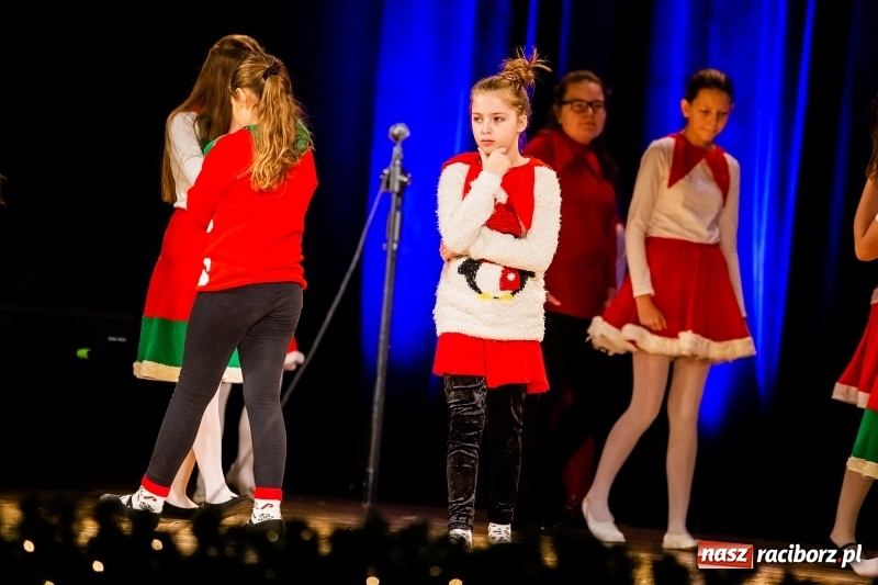 Zdjęcie w galerii na portalu naszraciborz.pl: Powiatowy Przegląd Widowisk Bożonarodzeniowych w RCK wiadomości z regionu