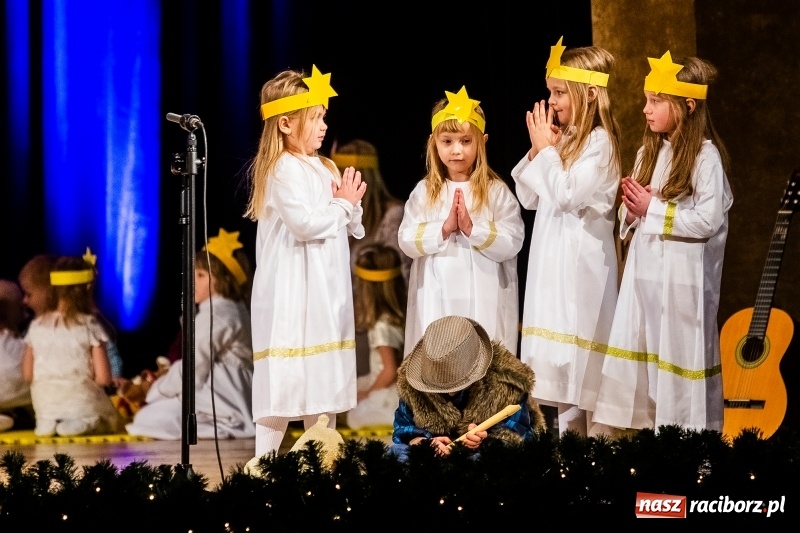 Zdjęcie w galerii na portalu naszraciborz.pl: Powiatowy Przegląd Widowisk Bożonarodzeniowych w RCK wiadomości z regionu