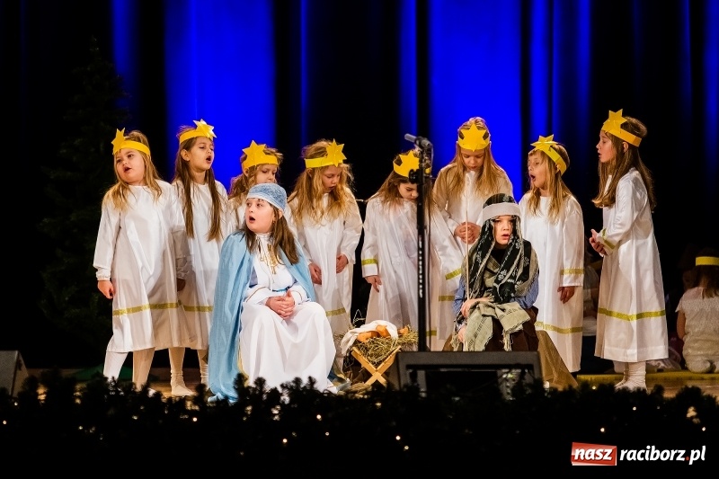 Zdjęcie w galerii na portalu naszraciborz.pl: Powiatowy Przegląd Widowisk Bożonarodzeniowych w RCK wiadomości z regionu