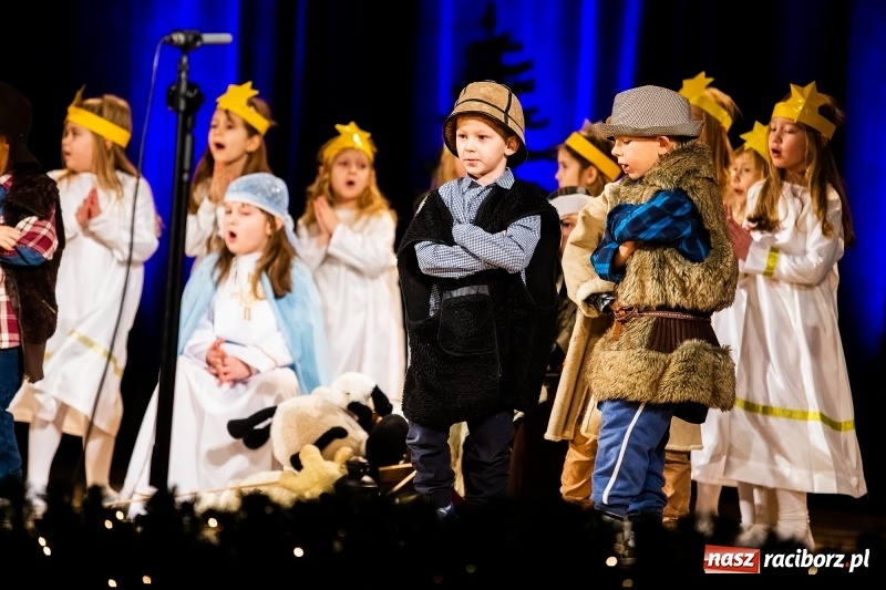 Zdjęcie w galerii na portalu naszraciborz.pl: Powiatowy Przegląd Widowisk Bożonarodzeniowych w RCK wiadomości z regionu