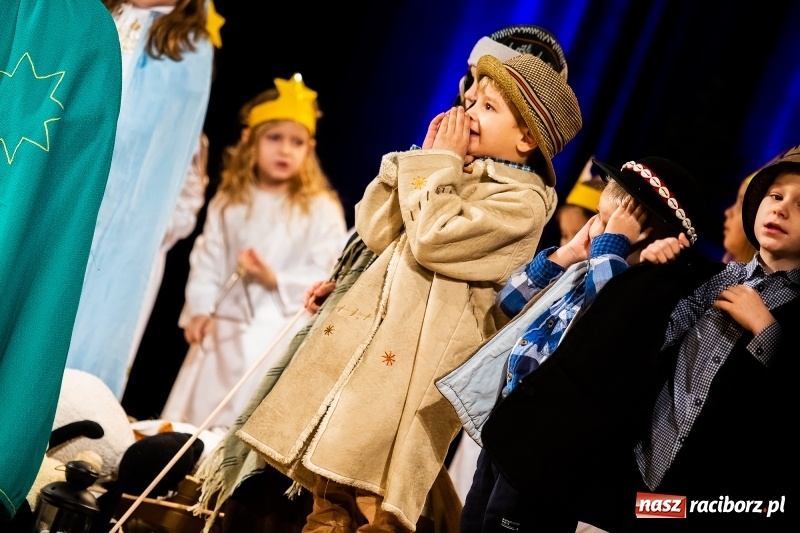 Zdjęcie w galerii na portalu naszraciborz.pl: Powiatowy Przegląd Widowisk Bożonarodzeniowych w RCK wiadomości z regionu