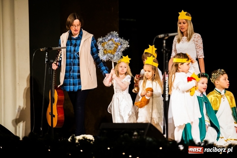 Zdjęcie w galerii na portalu naszraciborz.pl: Powiatowy Przegląd Widowisk Bożonarodzeniowych w RCK wiadomości z regionu