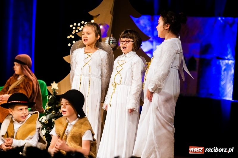 Zdjęcie w galerii na portalu naszraciborz.pl: Powiatowy Przegląd Widowisk Bożonarodzeniowych w RCK wiadomości z regionu