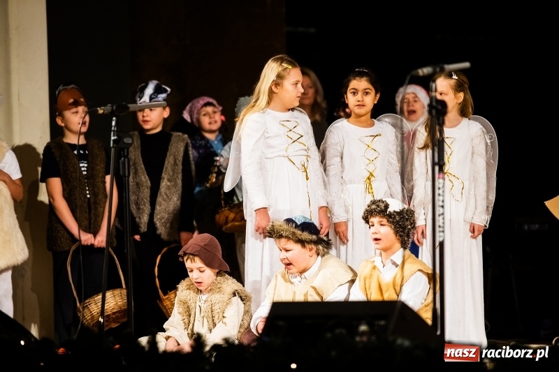 Zdjęcie w galerii na portalu naszraciborz.pl: Powiatowy Przegląd Widowisk Bożonarodzeniowych w RCK wiadomości z regionu
