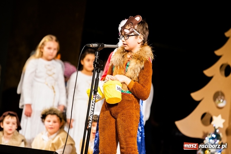 Zdjęcie w galerii na portalu naszraciborz.pl: Powiatowy Przegląd Widowisk Bożonarodzeniowych w RCK wiadomości z regionu