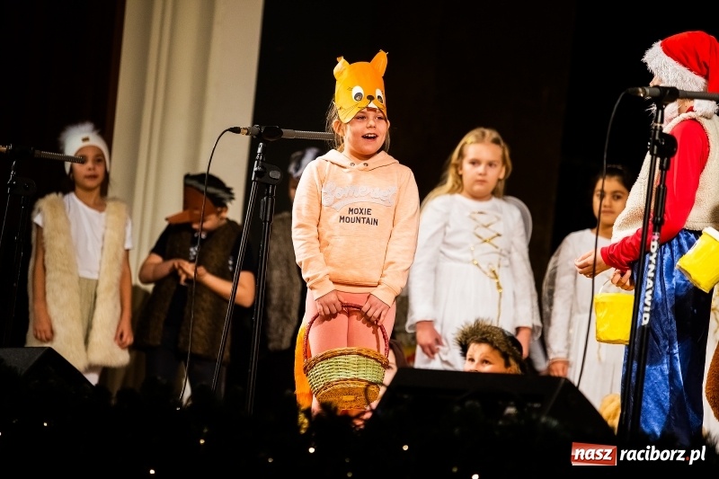 Zdjęcie w galerii na portalu naszraciborz.pl: Powiatowy Przegląd Widowisk Bożonarodzeniowych w RCK wiadomości z regionu