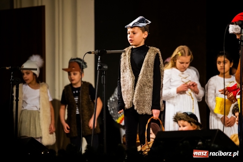Zdjęcie w galerii na portalu naszraciborz.pl: Powiatowy Przegląd Widowisk Bożonarodzeniowych w RCK wiadomości z regionu